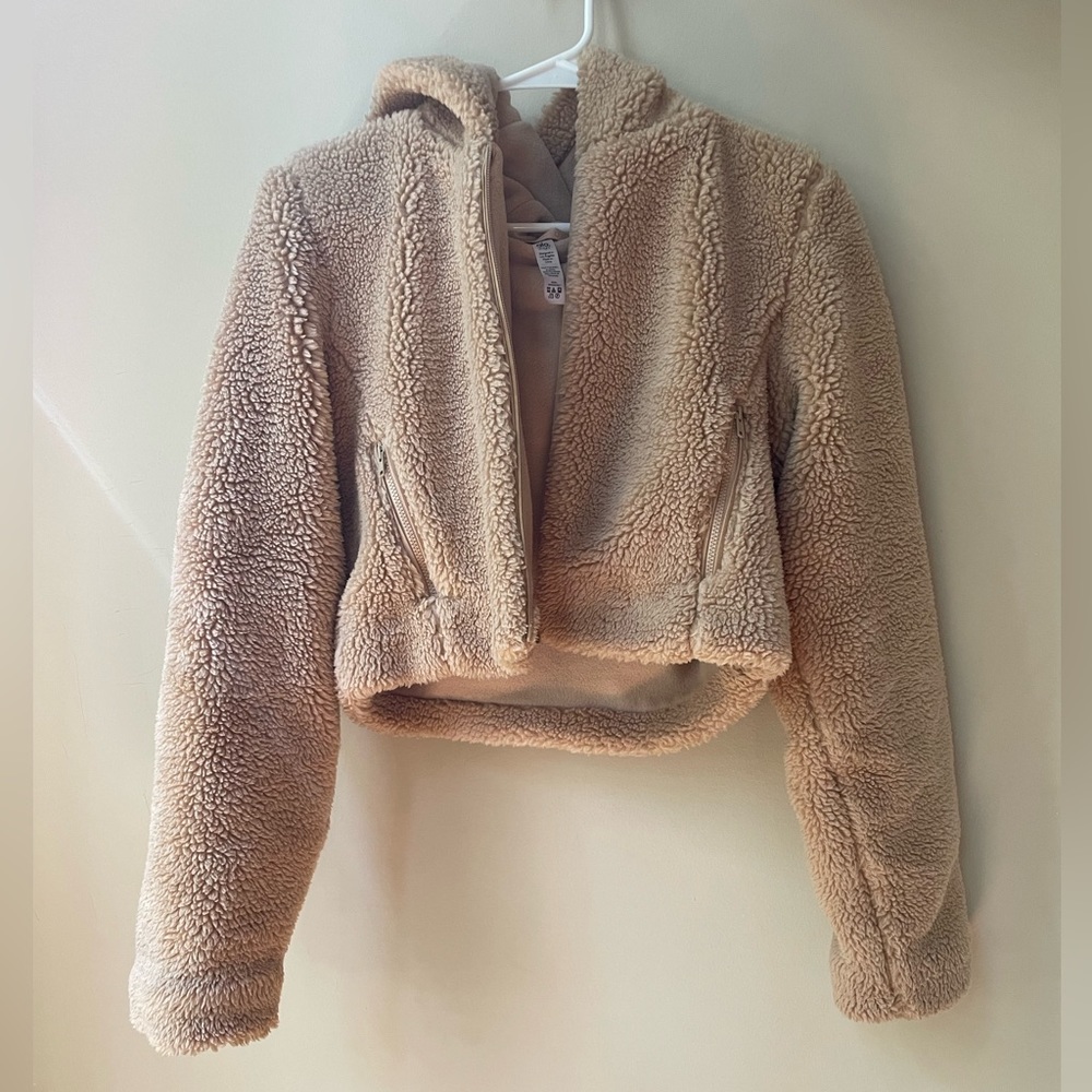 ALO Yoga LA Sherpa Fuzzy Crop Jacket with Hood Size S